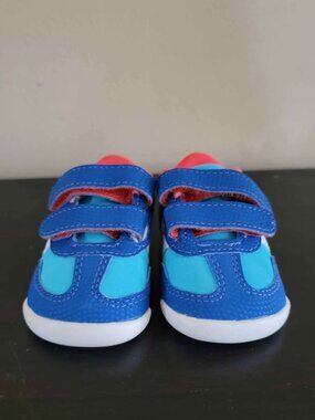 Adidas Neo Infant size 1K (0-3mons)